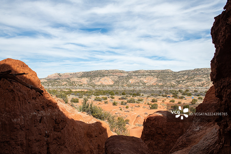 全彩色图像，探索帕洛杜罗峡谷的大洞穴图片素材