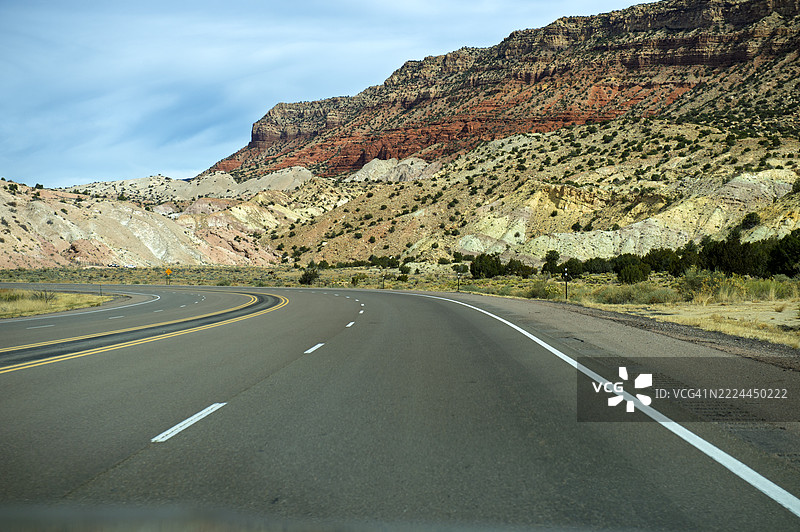 扎伊亚普韦布洛地区的山路和砂岩图片素材