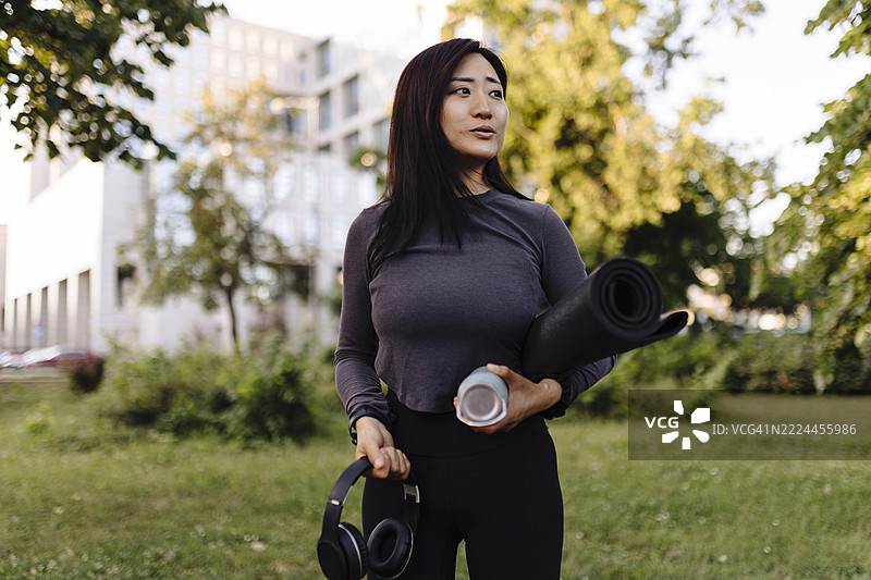 运动型中国女性的肖像图片素材