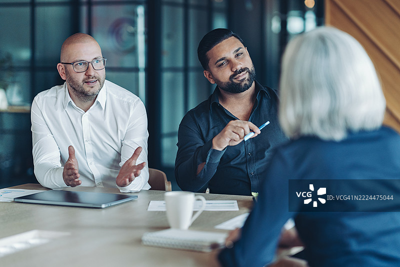 公司管理层讨论财务结果图片素材