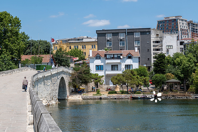 库奇克切梅杰桥：跨越时间的石头纽带图片素材
