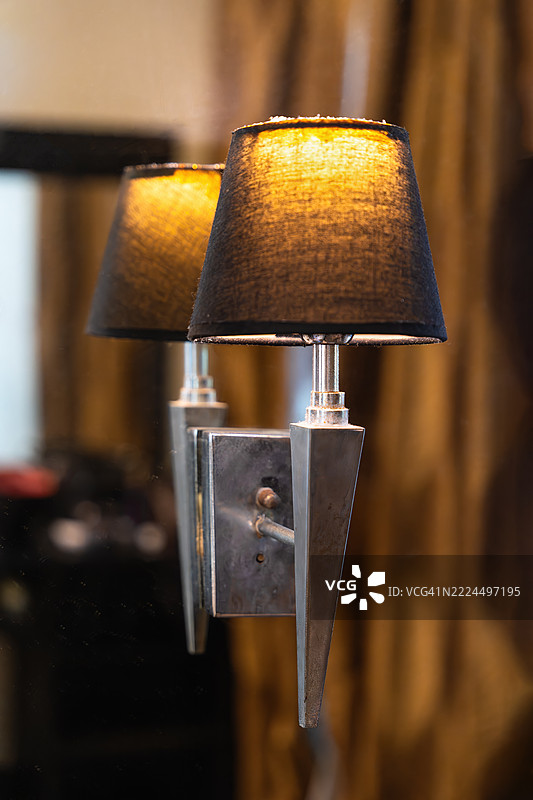 时尚的灯具，营造温馨舒适的氛围照明图片素材