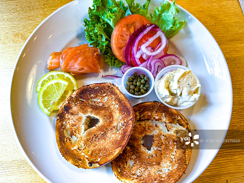 熏三文鱼拼盘图片素材