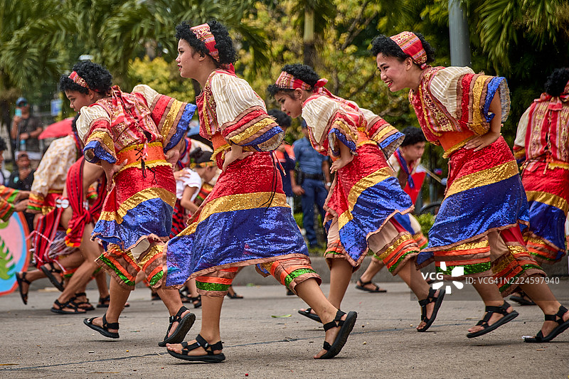 帕西达耀节的奥罗拉舞者。图片素材