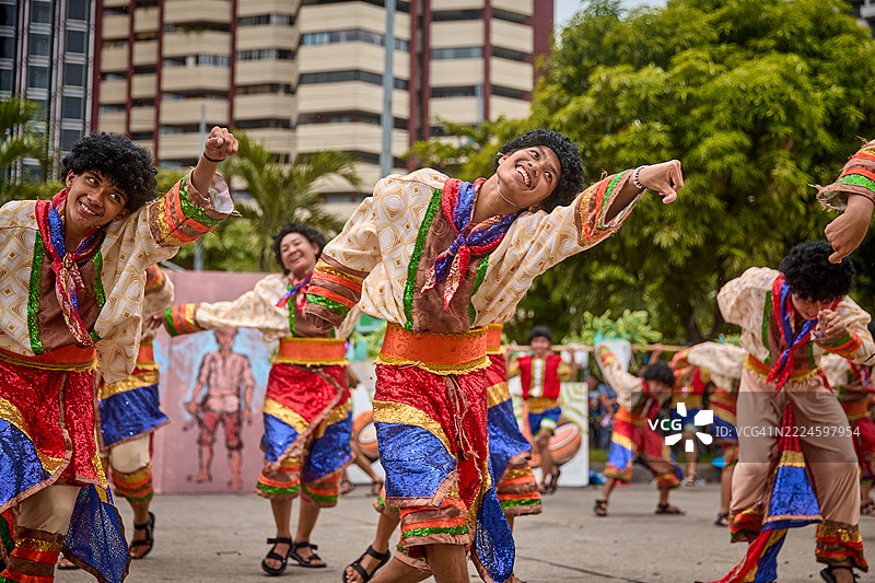 帕西达耀节的奥罗拉舞者。图片素材