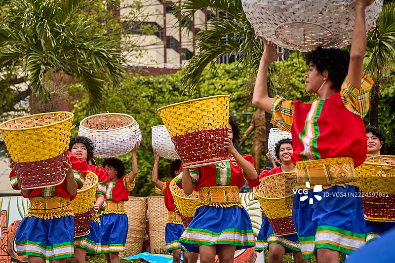 帕西达耀节的奥罗拉舞者。图片素材