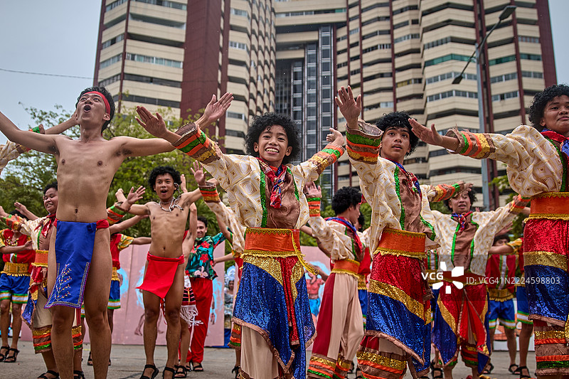 帕西达耀节的奥罗拉舞者。图片素材