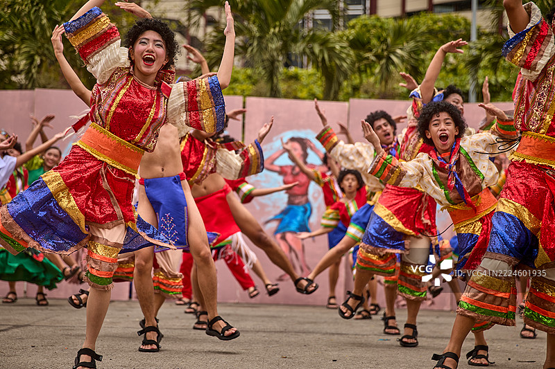 帕西达耀节的奥罗拉舞者。图片素材
