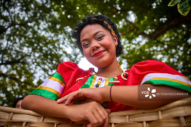 帕西达耀节的奥罗拉舞者。图片素材