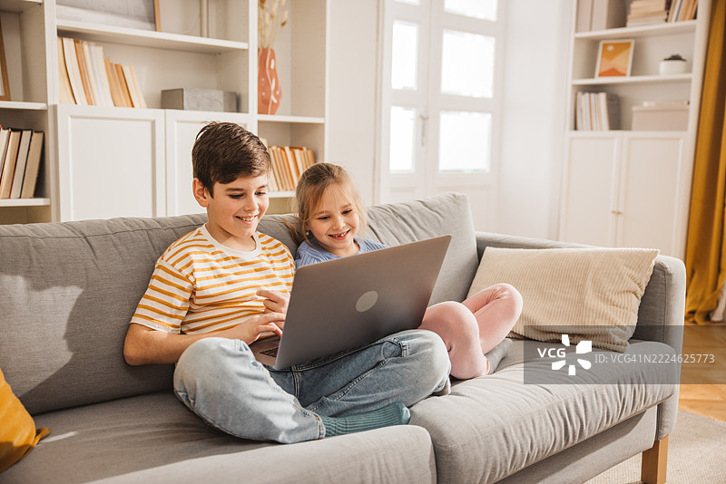 数字原住民儿童图片素材