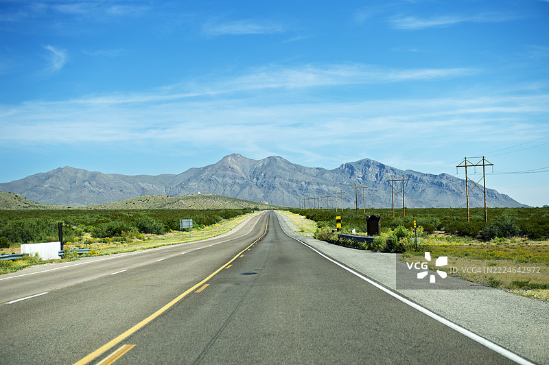 美国白沙导弹试验场的道路和路标图片素材