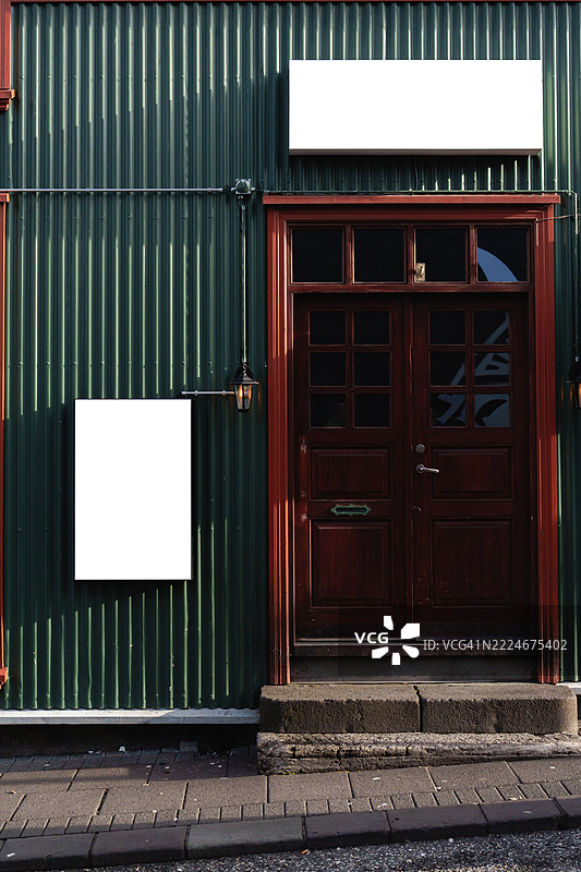 户外空白店面招牌模型，用于品牌推广和广告图片素材