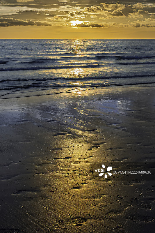 泰国Trat省Koh Chang岛白沙滩的金色时光景色图片素材