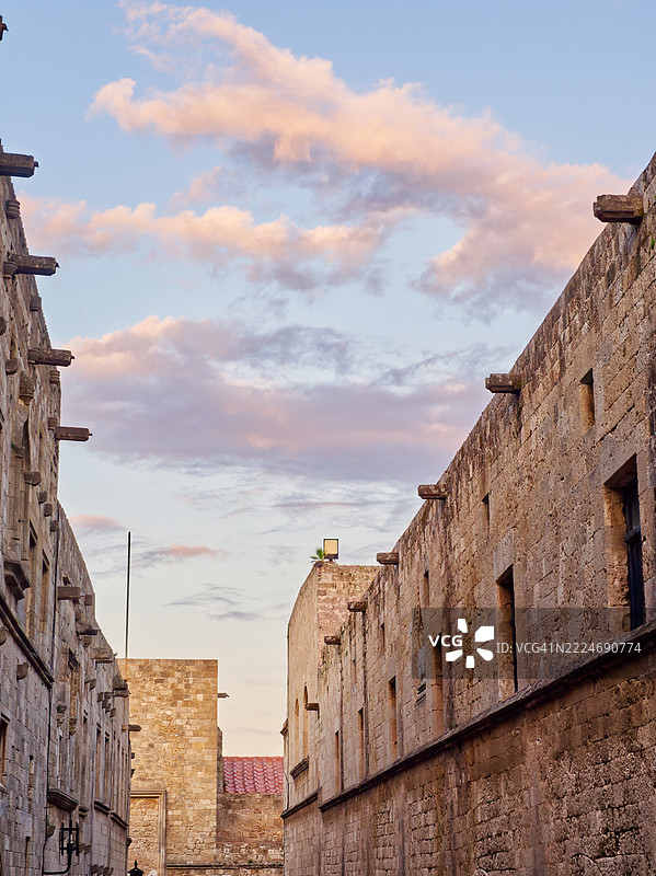 罗德骑士街，日落时分，石砌建筑图片素材