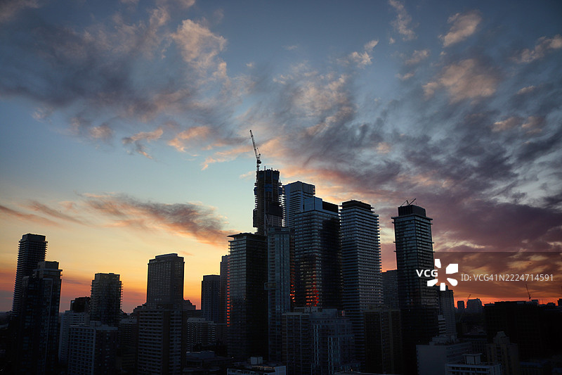 城市中的宇宙日落图片素材