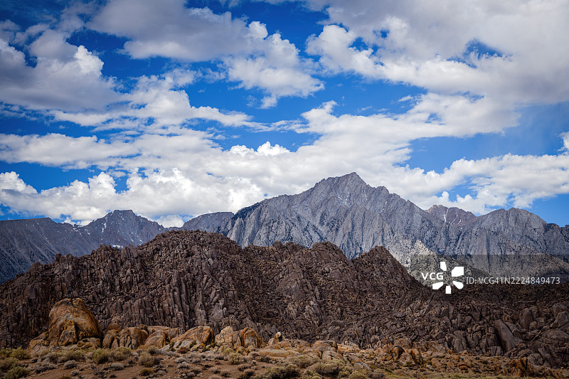 孤松峰图片素材