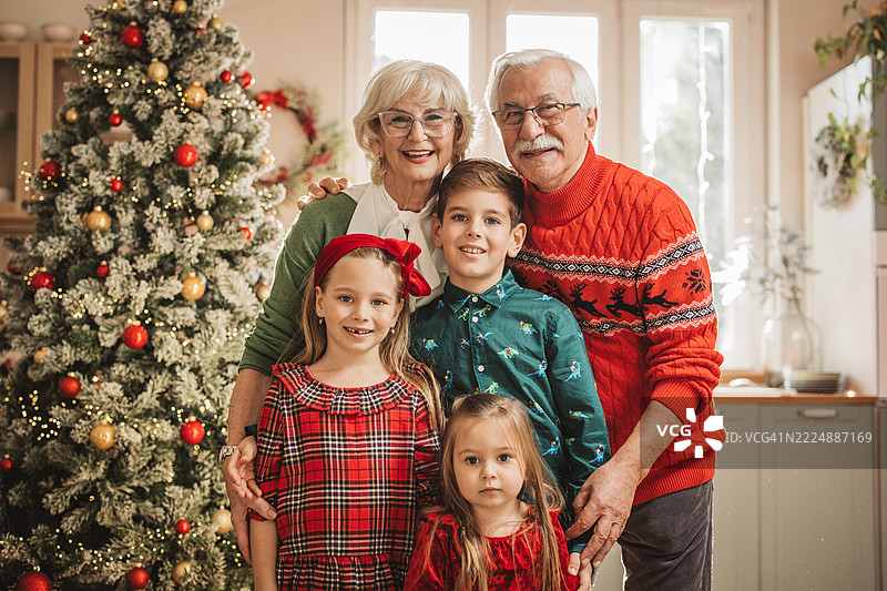 家中的圣诞气氛图片素材