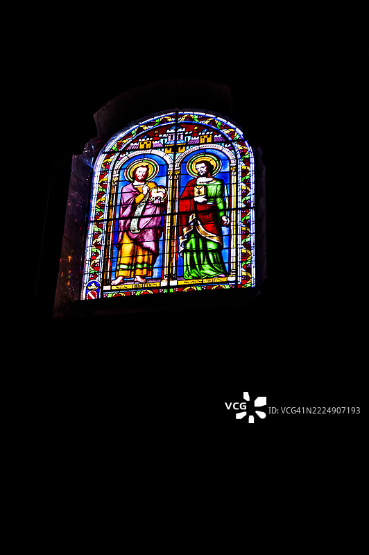 巴约讷大教堂彩色玻璃内部图片素材