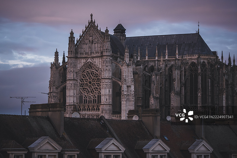 博韦大教堂日落时的有走廊的半圆形后殿图片素材