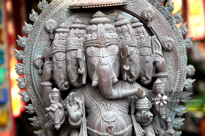 多头象头神雕像，特写图片素材
