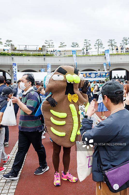 “臭鱼”是新岛的传统食品。它有很强的气味，但味道也很美味。图片素材