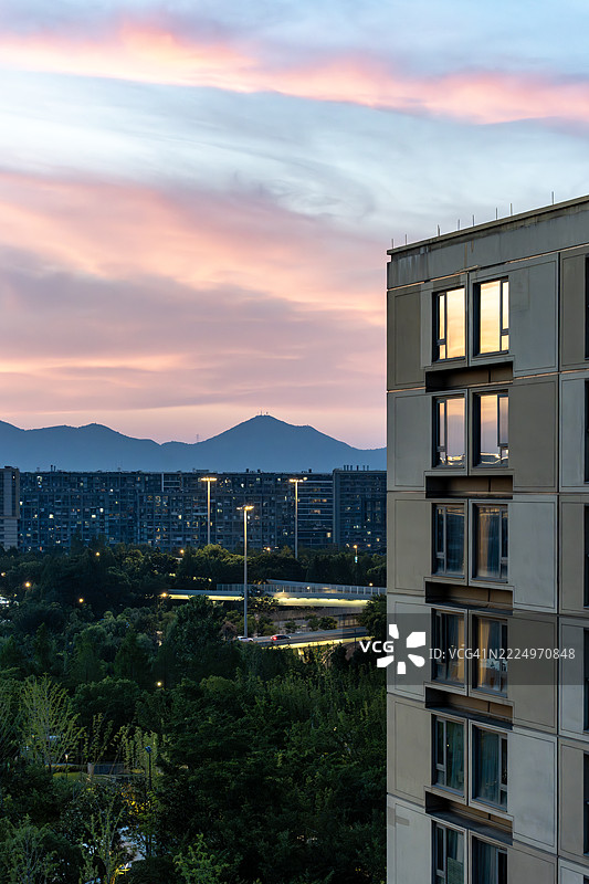 住宅楼的日落景观图片素材