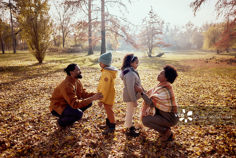 告诉我们发生了什么事！图片素材