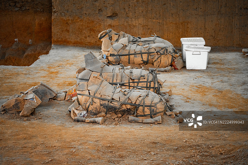 中国陕西省西安与兵马俑军团图片素材