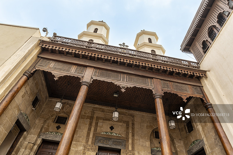 开罗历史悠久的悬挂教堂外观，展示了科普特建筑风格图片素材