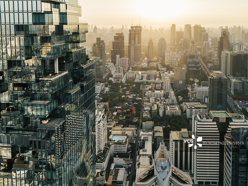 曼谷日出时的天际线图片素材