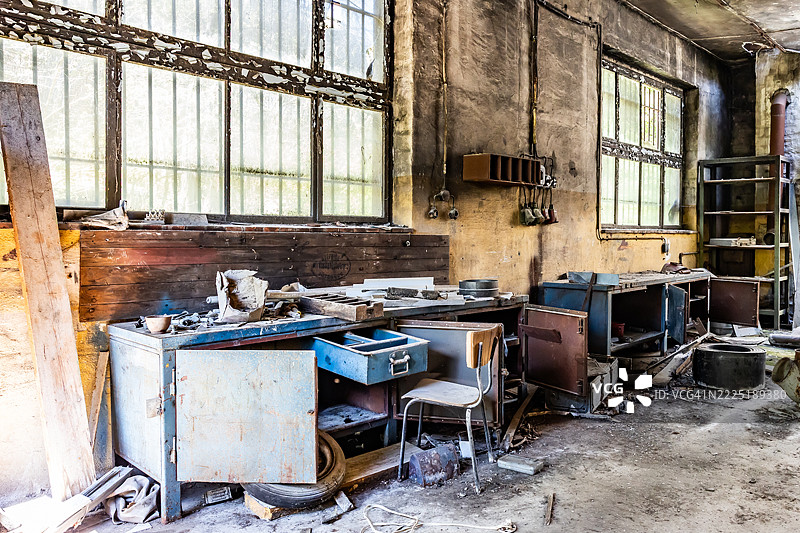 废弃的车间图片素材