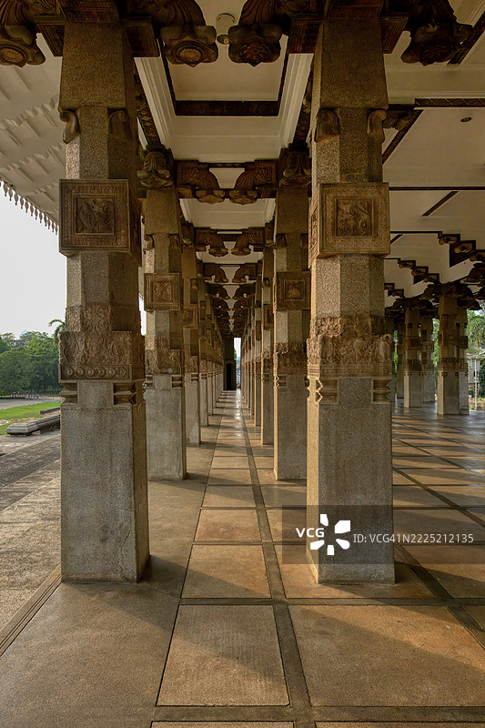 斯里兰卡科伦坡肉桂花园的独立纪念堂，柱廊图片素材