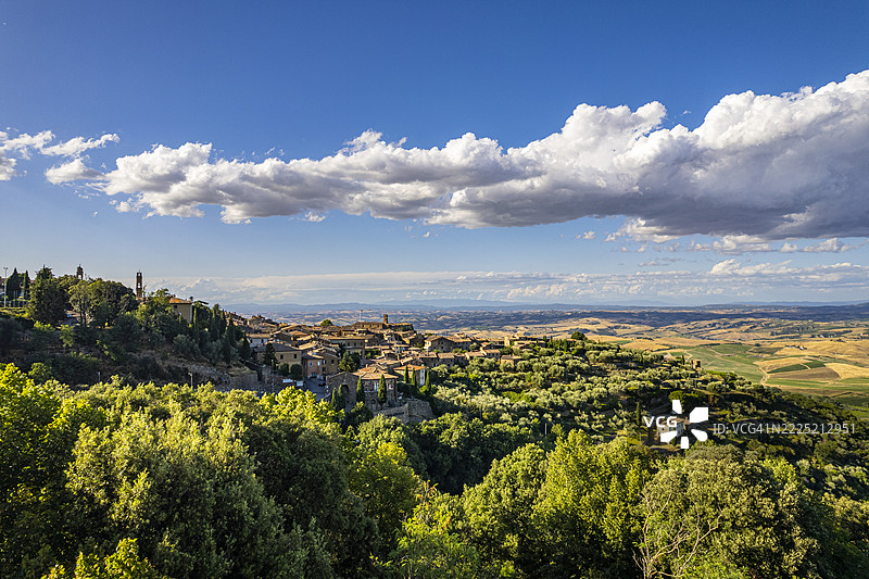 托斯卡纳，蒙塔尔奇诺的无人机空中视角图片素材