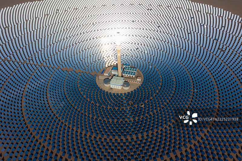 熔盐塔式太阳能热发电站图片素材