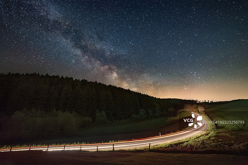 夜空下光轨的美丽景观，戈伊德，南澳大利亚，澳大利亚图片素材