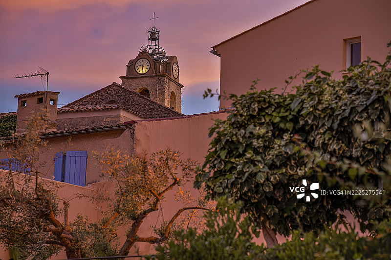 法国普罗旺斯格雷乌莱班的圣母教堂图片素材