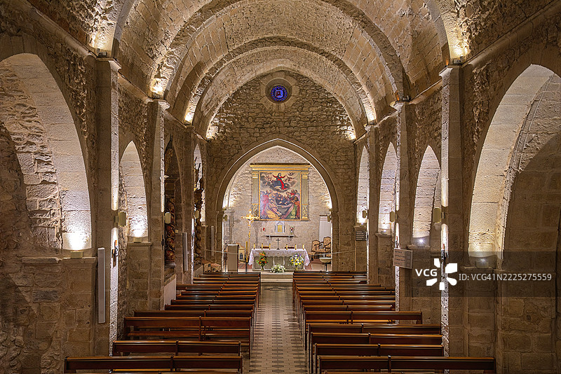 法国普罗旺斯格雷乌莱班的圣母教堂图片素材