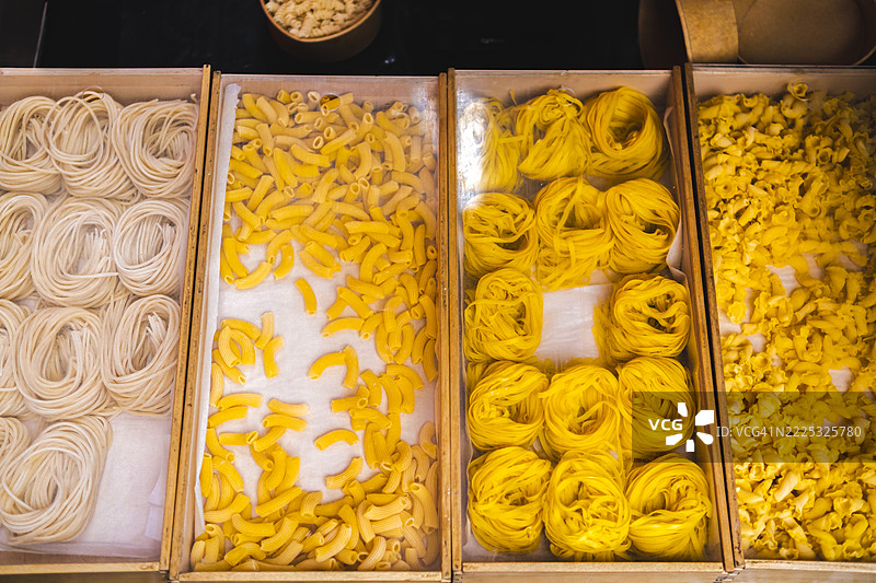 四种意大利面的展示图片素材