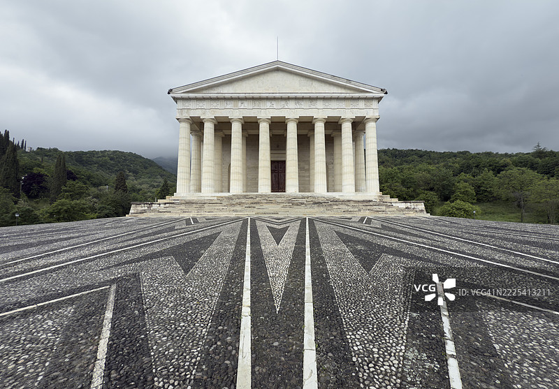 卡诺瓦神庙，波萨尼戈，意大利图片素材