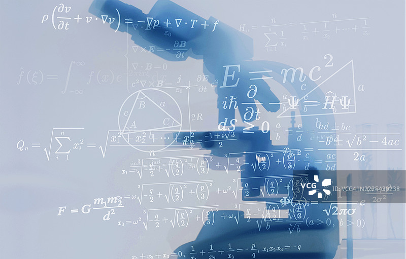 显微镜的轮廓与数学和科学公式叠加在一起图片素材