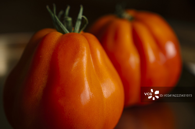 不寻常形状的番茄特写镜头图片素材