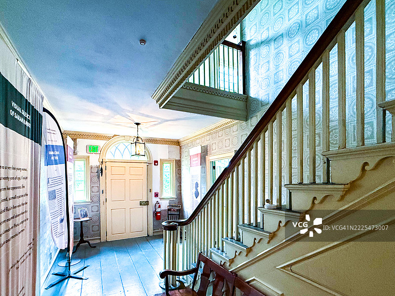 普鲁登斯·克兰德博物馆内的信息处附近的主入口和楼梯图片素材