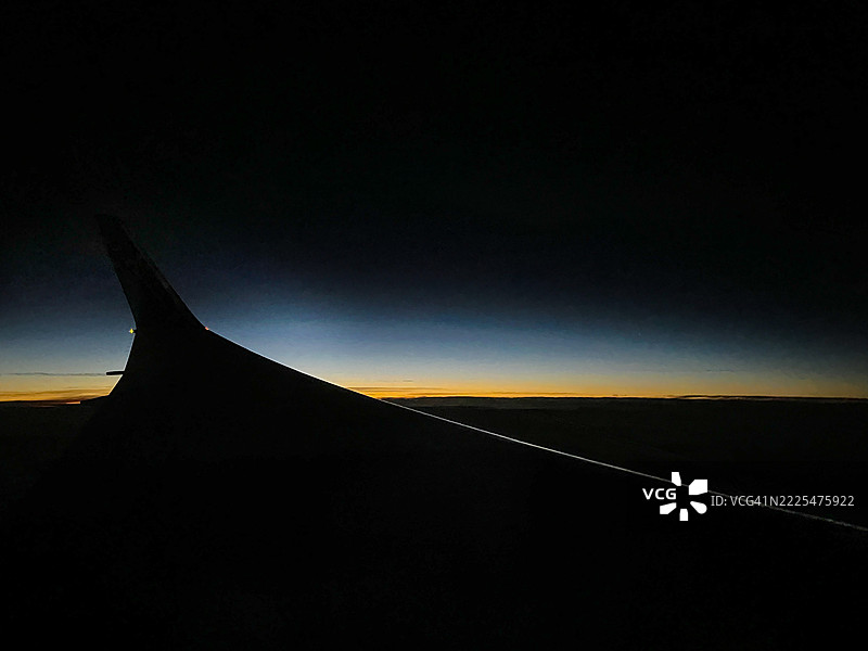 大西洋上的夜间飞行图片素材