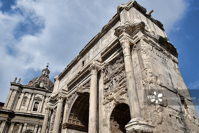 意大利罗马古罗马广场西北端的塞普蒂米乌斯·塞维鲁斯拱门图片素材
