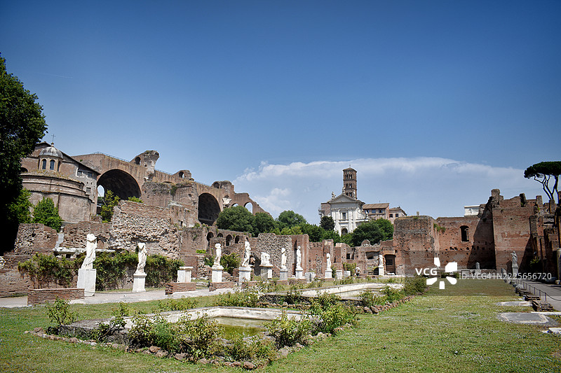 意大利罗马帝国广场考古区的女祭司之家图片素材