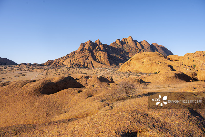 岩石形成，庞托克山脉，大斯皮茨科普，斯皮茨科普，大斯皮茨科普自然保护区，纳米比亚图片素材