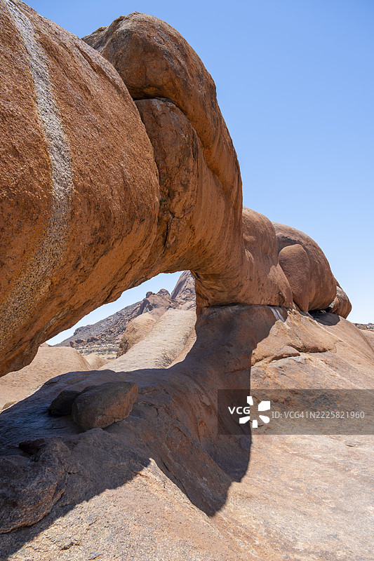 岩石拱门，岩石形成，庞托克山脉，大斯皮茨科普，斯皮茨科普，大斯皮茨科普自然保护区，纳米比亚图片素材