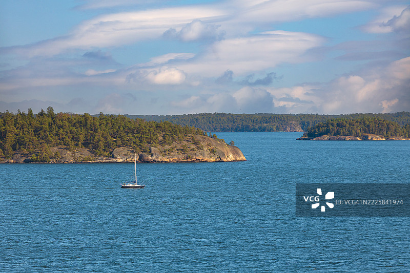 在群岛中航行 - 股票照片图片素材