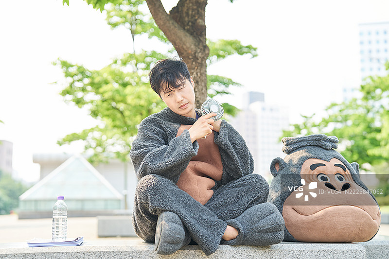 热，热浪，夏季，气候变化，温度，湿度，气候，出汗，便携风扇图片素材