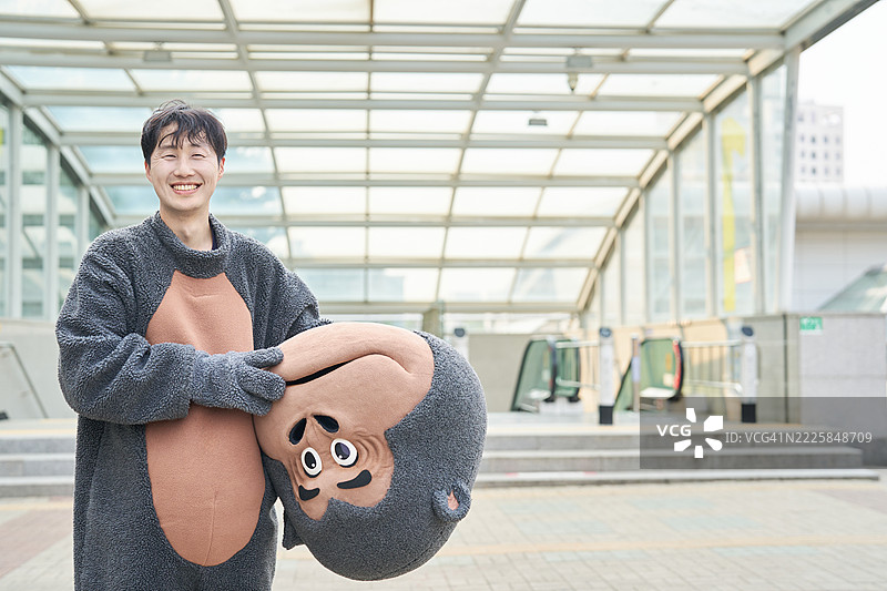 热浪，炎热，热浪，兼职工作，路边，交接，木偶剧图片素材